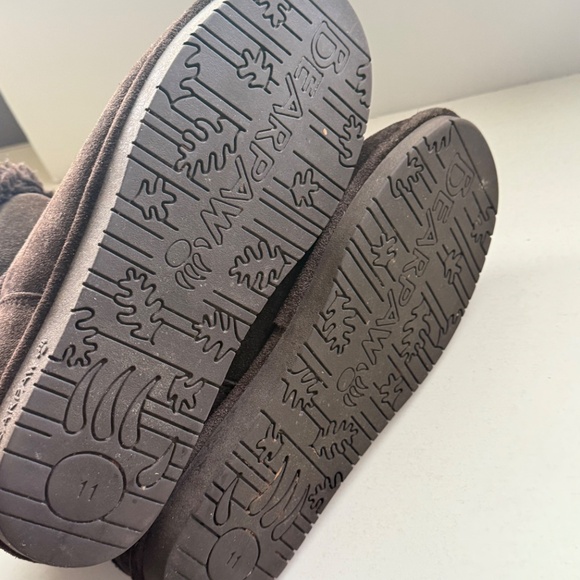 Women's Bearpaw Boots, Size 11 - Picture 6 of 7